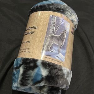 Rachelle Throw Wildlife-Howling Wolf~Extra Long 40”x65”